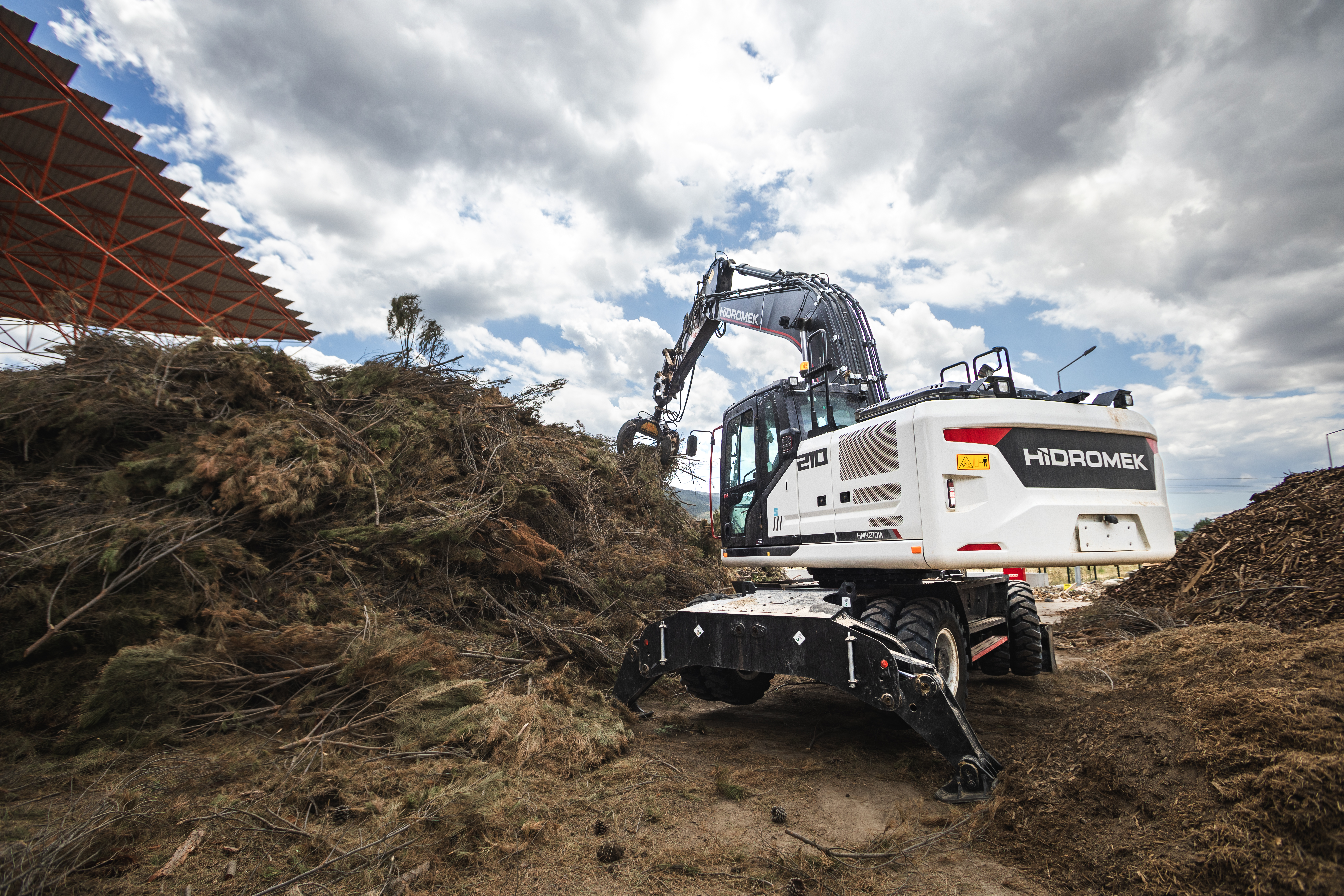 Hidromek HMK 210 W – vue 1